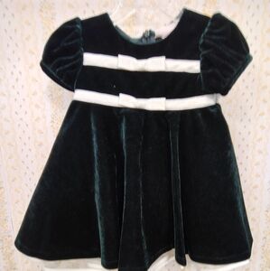 Little baby girls size 12M dress